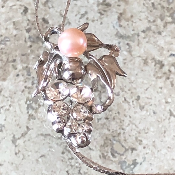 Sarah Coventry, Pearl Brooch, Slide Necklace, Grapes, Leaves, Rhinestones, GUC - Picture 4 of 15